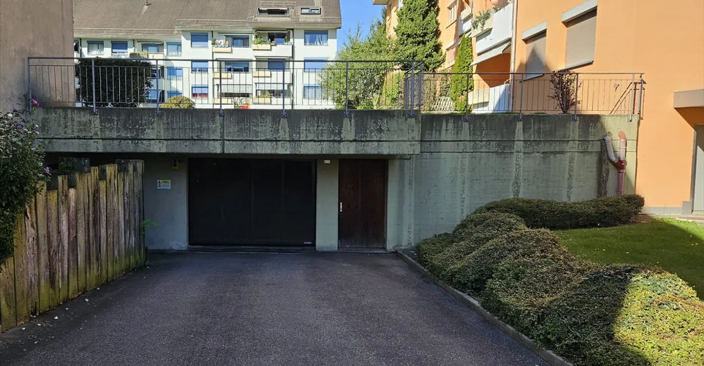 Outdoor parking space - Potteilaz 107 - 1030 Bussigny - Photo 1 of 2
