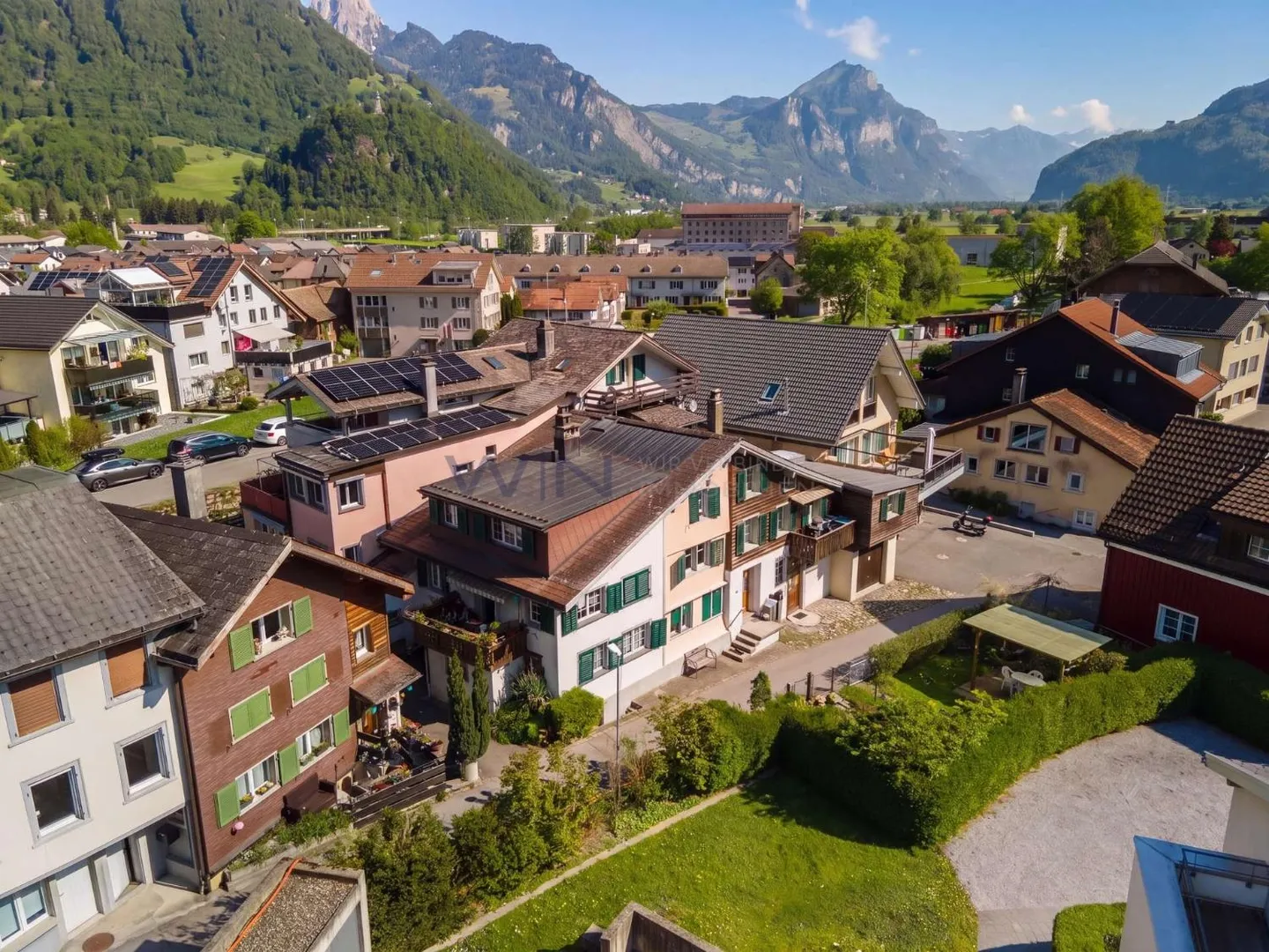 Wohngebäude 15.5 Zimmer - Foto 1 von 10