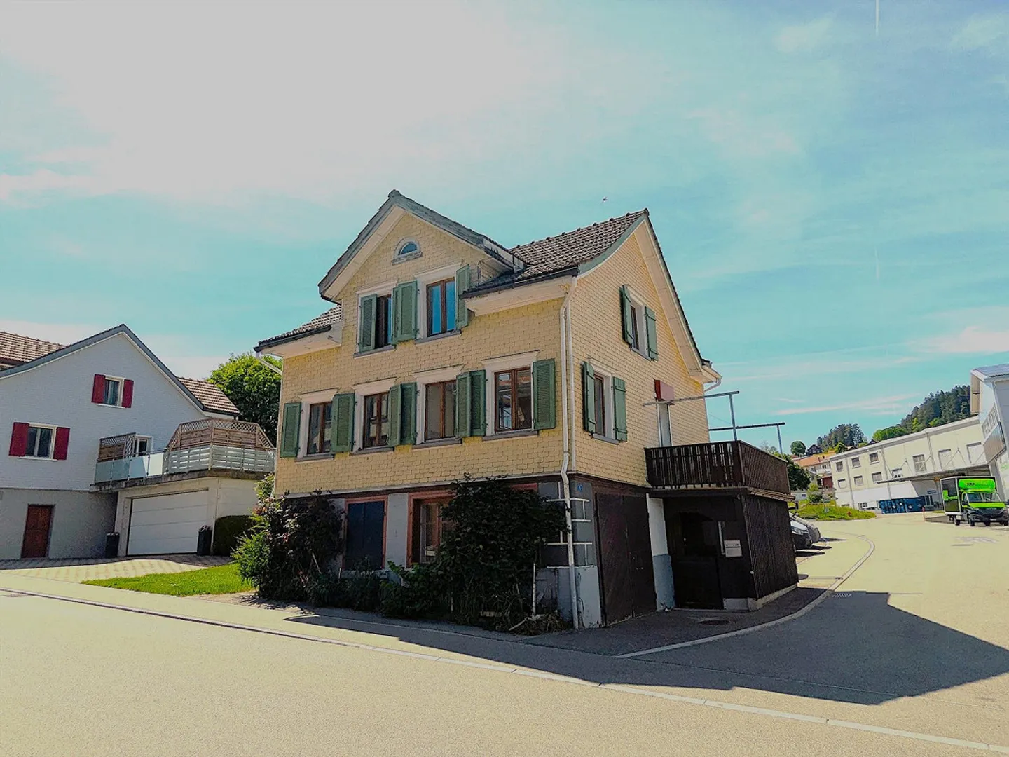 Top opportunité avec 2 garages - Photo 2 sur 16