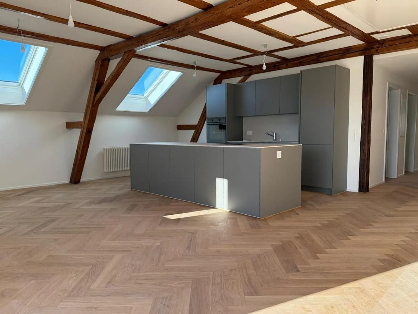 Stilvolles Penthouse in historischer Villa - Foto 2 von 11