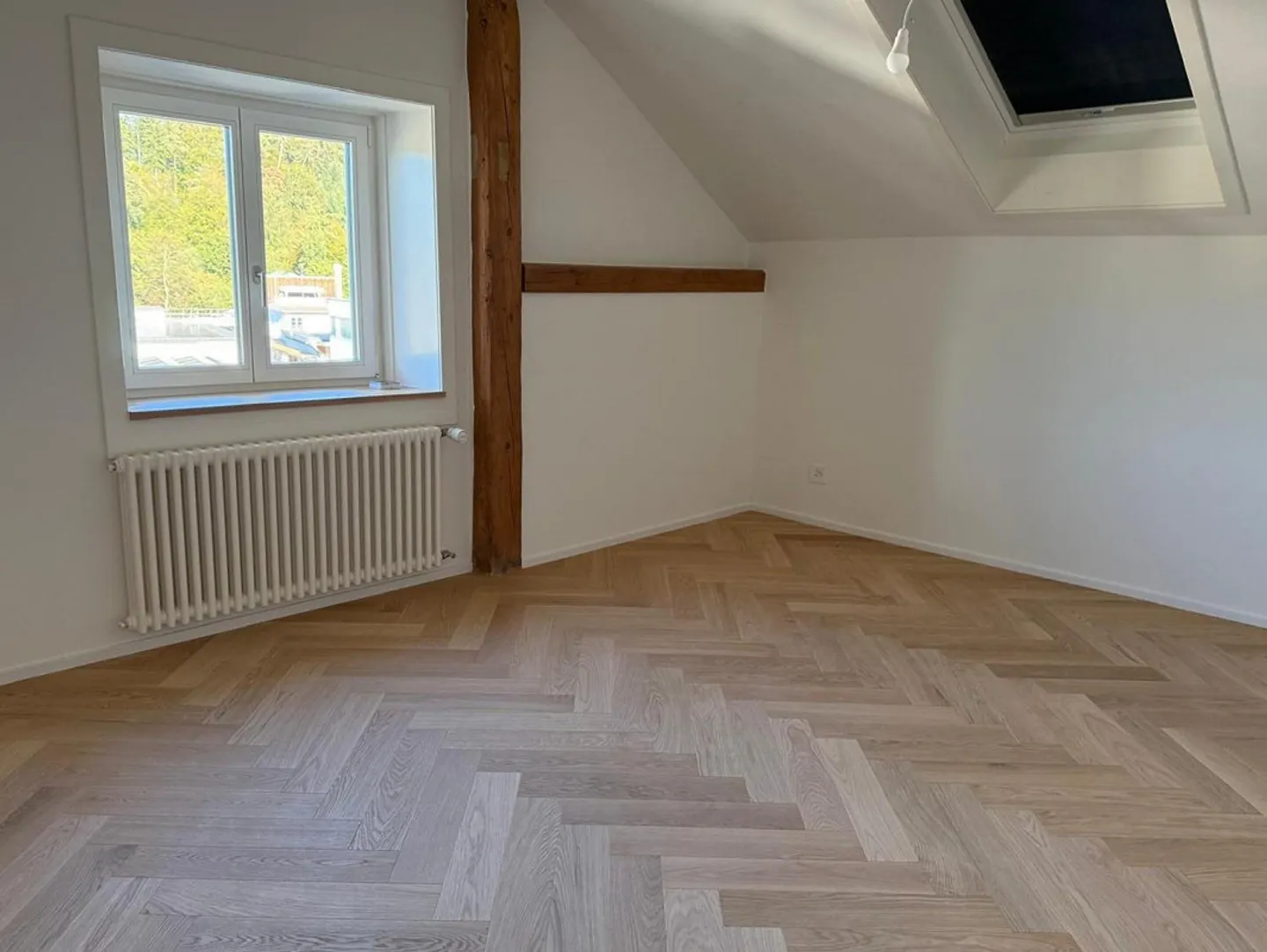 Stilvolles Penthouse in historischer Villa - Foto 5 von 11