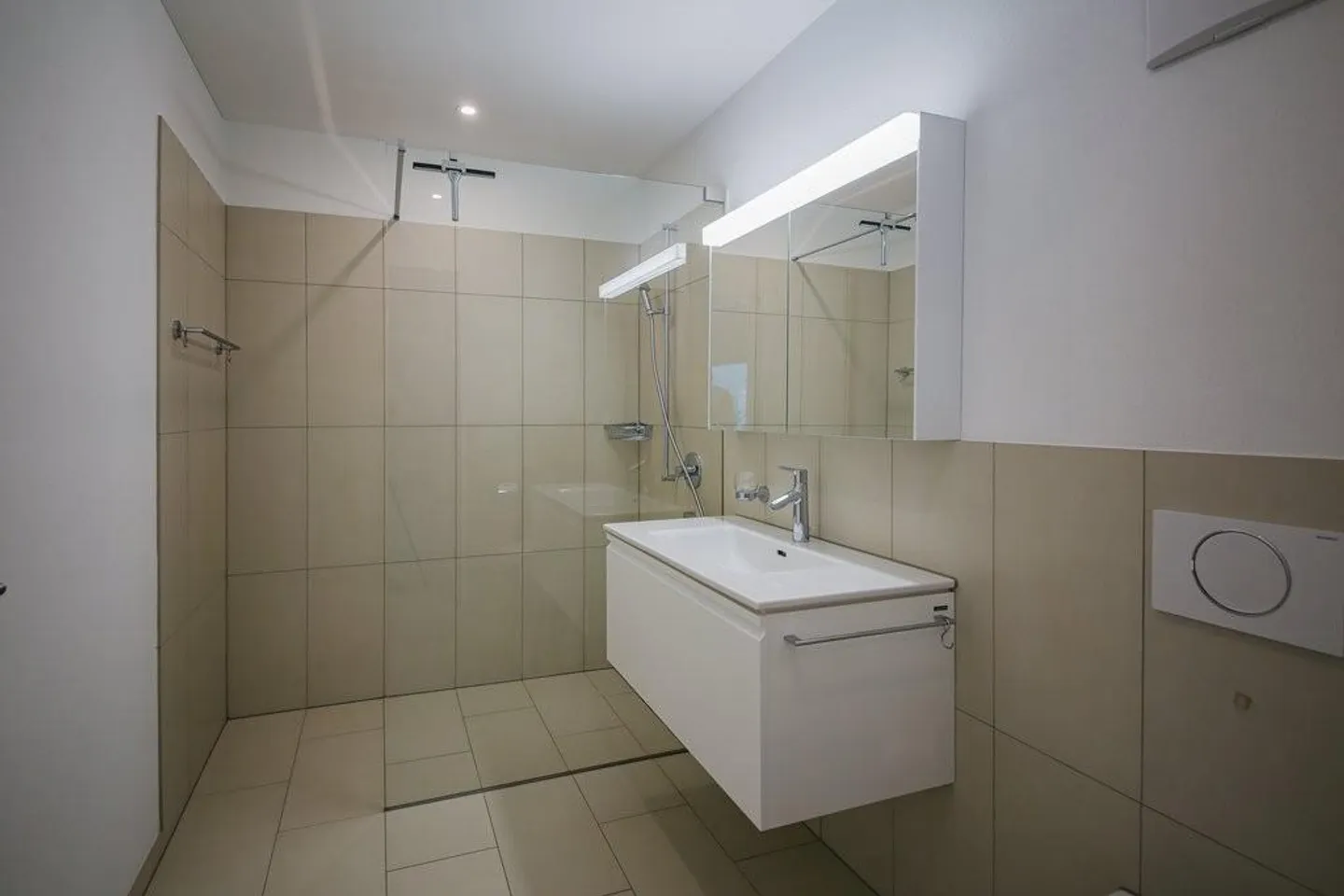 Zeitlose 3.5 Zimmer-Wohnung in Ilanz zu vermieten! - Foto 6 di 7