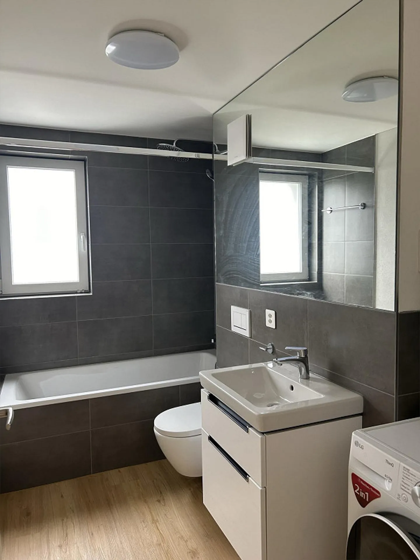 Spacious apartment with large terrace - Photo 3 of 4