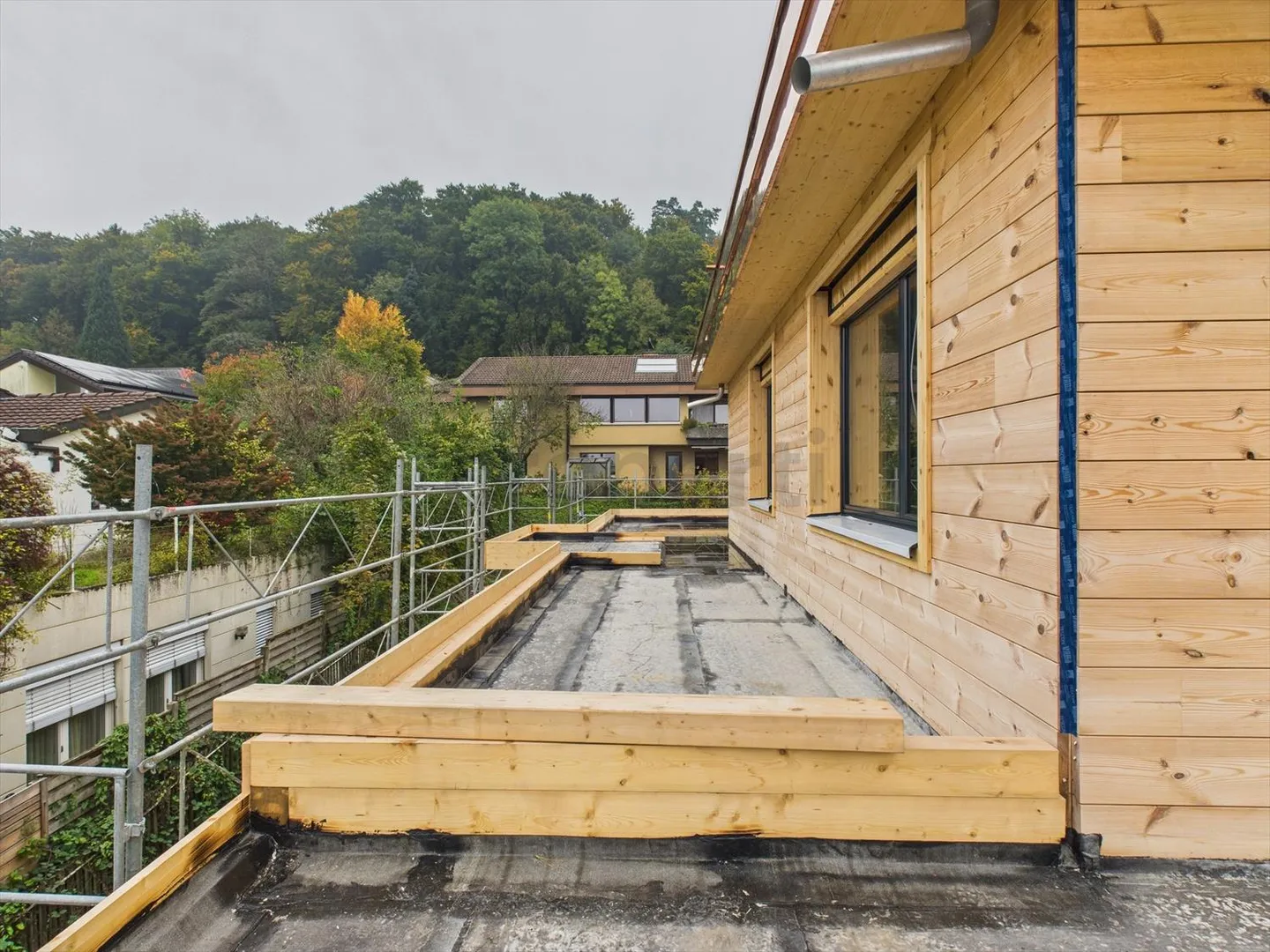 Esclusivo & Moderno: La tua nuova casa duplex di 6 stanze nell'attraente Widen - Foto 8 di 13