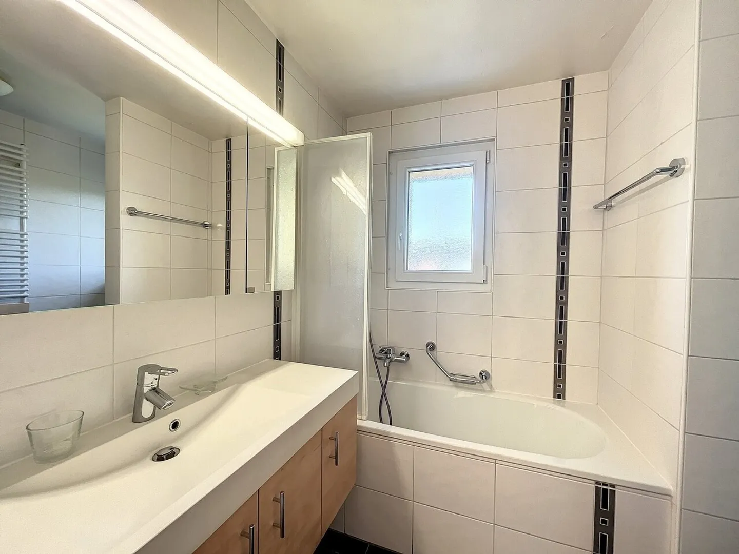 Appartement spacieux avec balcon - Photo 8 sur 11