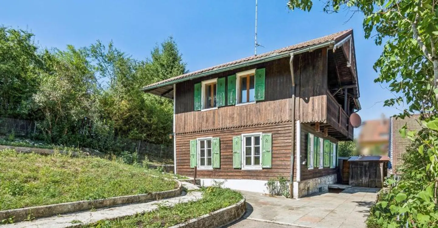 Geräumiges Einfamilienhaus mit Garten und Garage - Foto 7 von 9