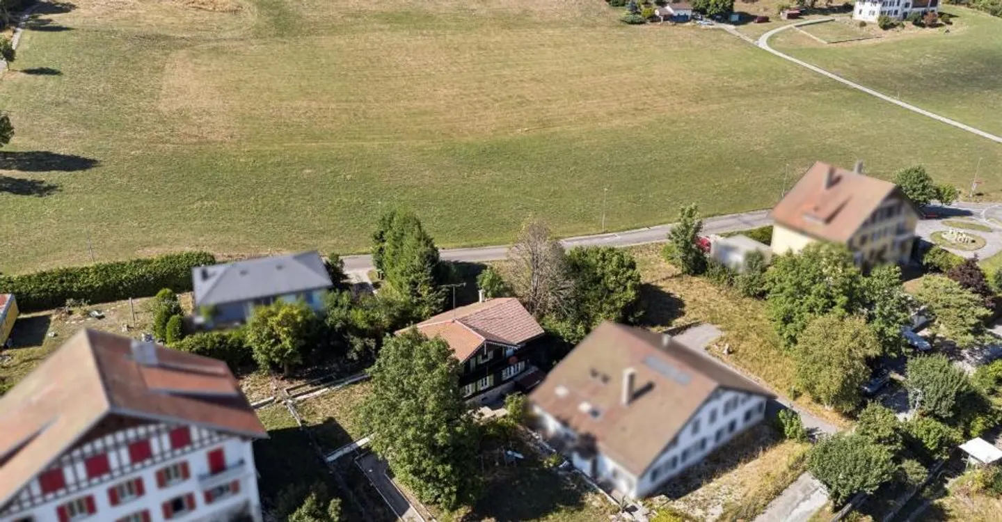 Geräumiges Einfamilienhaus mit Garten und Garage - Foto 8 von 9