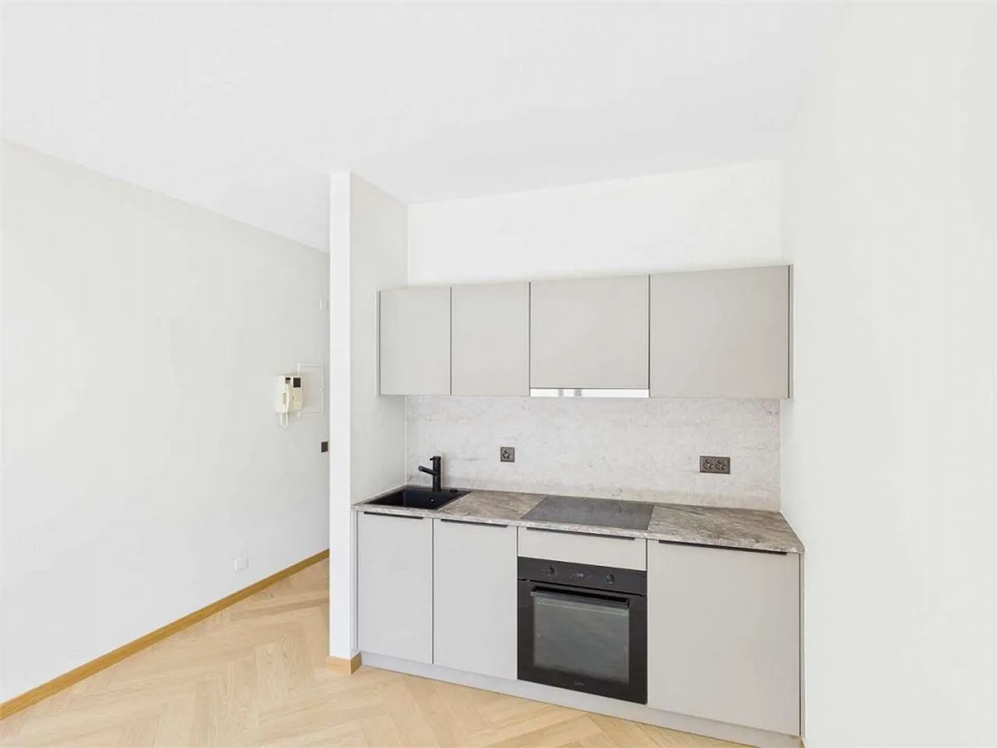 Cassarate - Renoviertes Studio mit Terrasse und Blick auf den San Salvatore - Foto 3 von 9