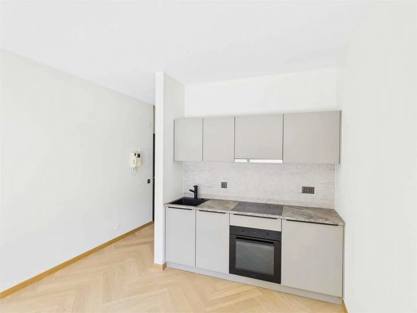 Cassarate - Renoviertes Studio mit Terrasse und Blick auf den San Salvatore - Foto 9 von 9
