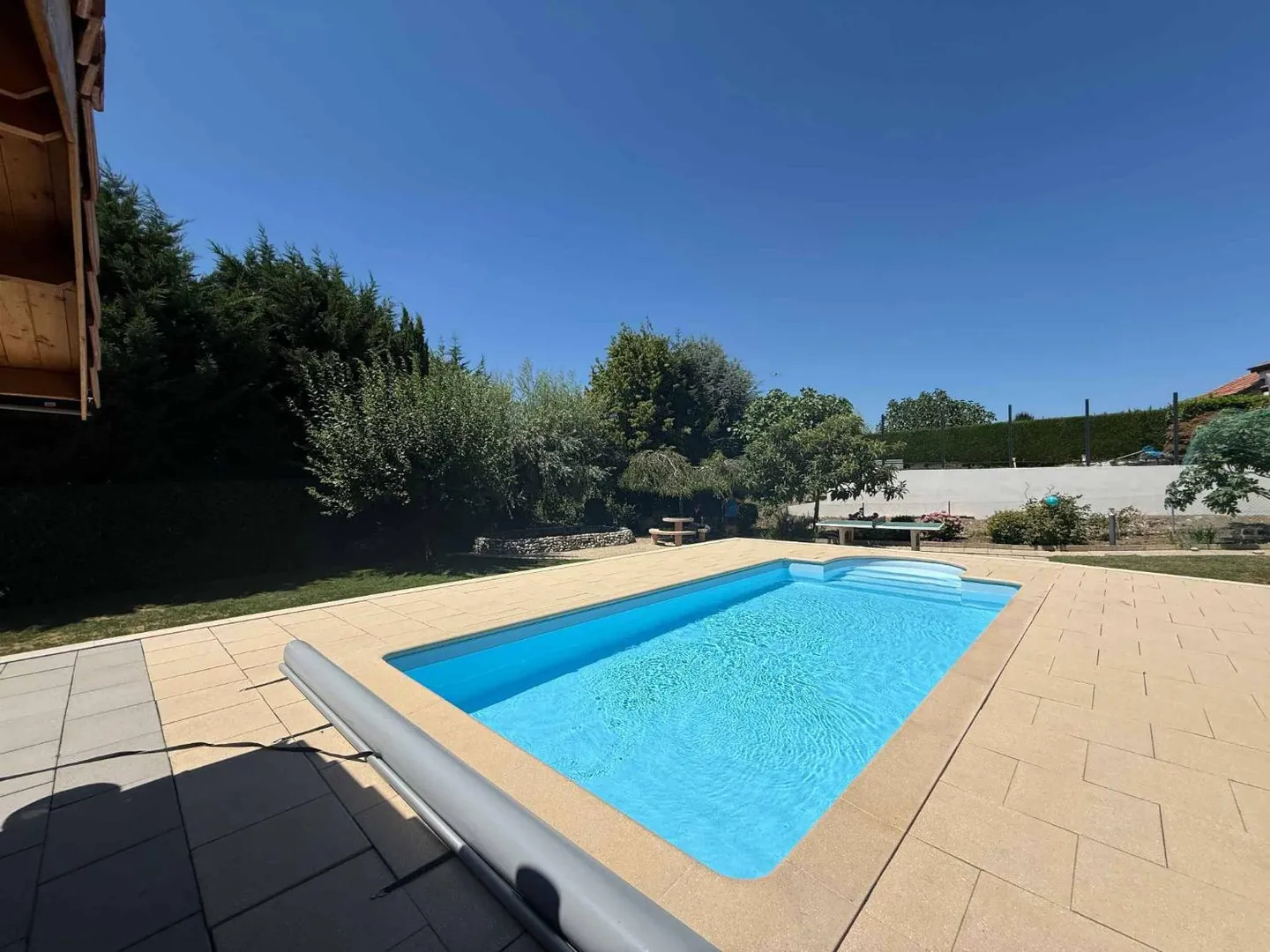 Villa Familiale Élégante avec Piscine - Photo 9 sur 10
