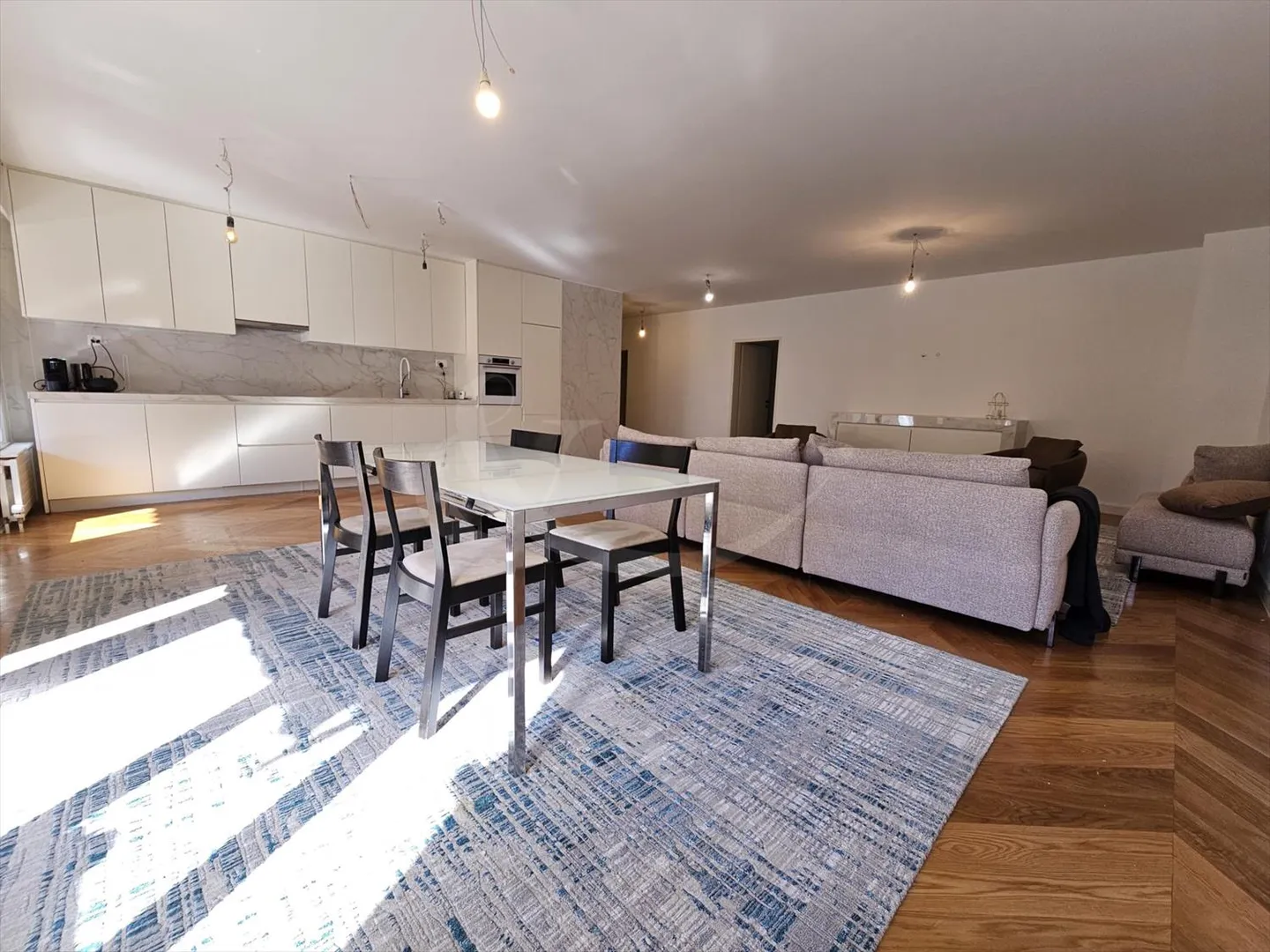 Appartamento affascinante completamente ristrutturato in una residenza prestigiosa - Foto 3 di 8