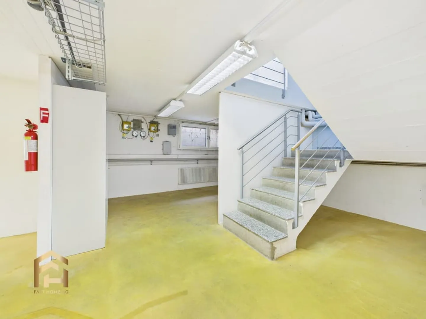 Attractive commercial property in prime location on Bahnhofstrasse in Vis - Photo 8 of 13