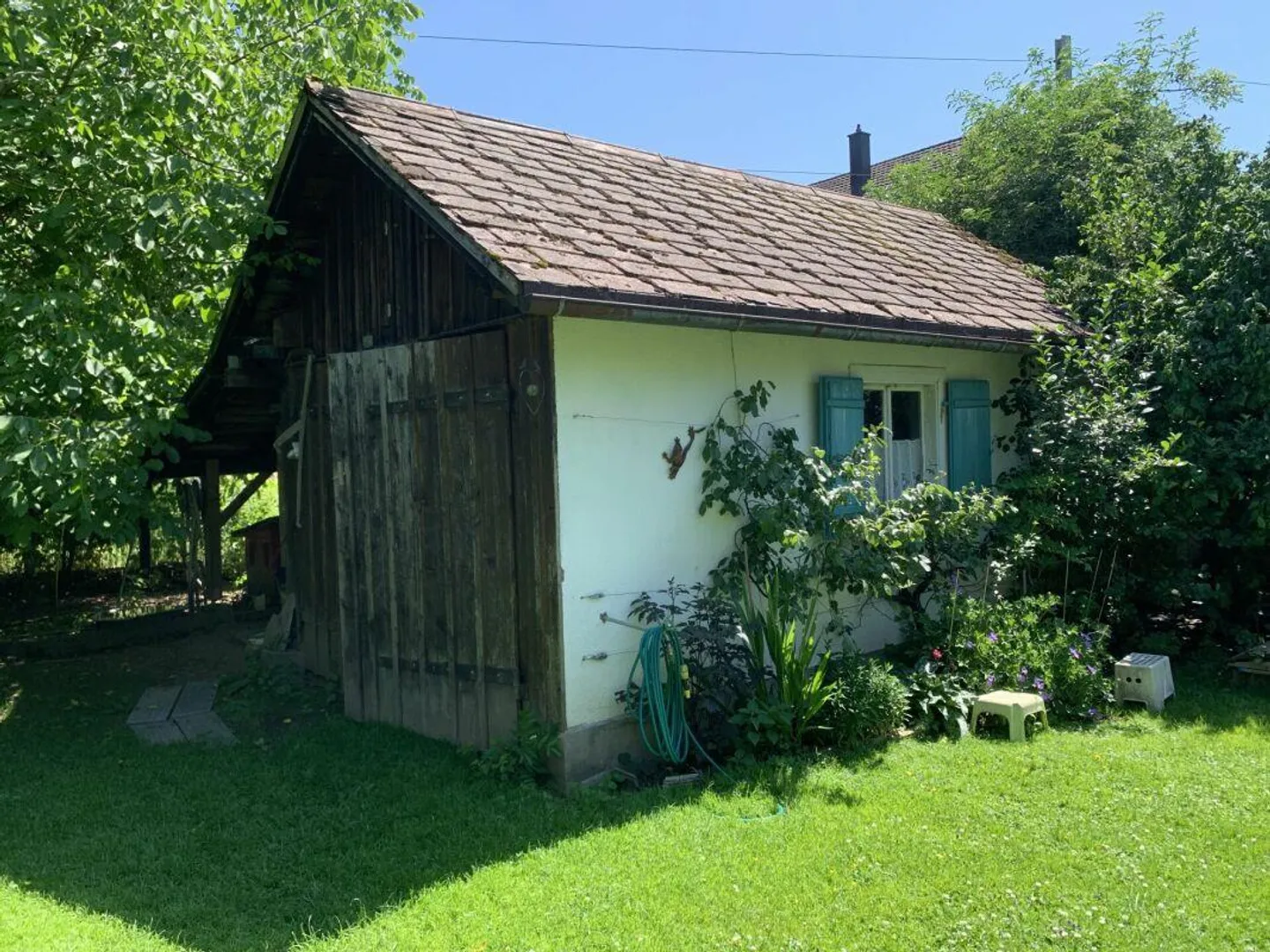 Affascinante casa unifamiliare di 6,5 stanze con giardino paradisiaco e appartamento di 2 stanze - Foto 16 di 17