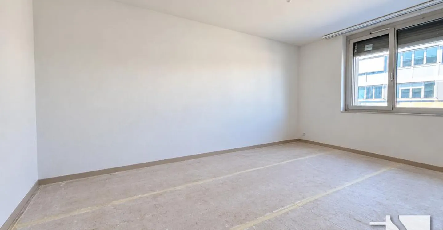 New 3½ room apartment with parking in the city center - Photo 4 of 11