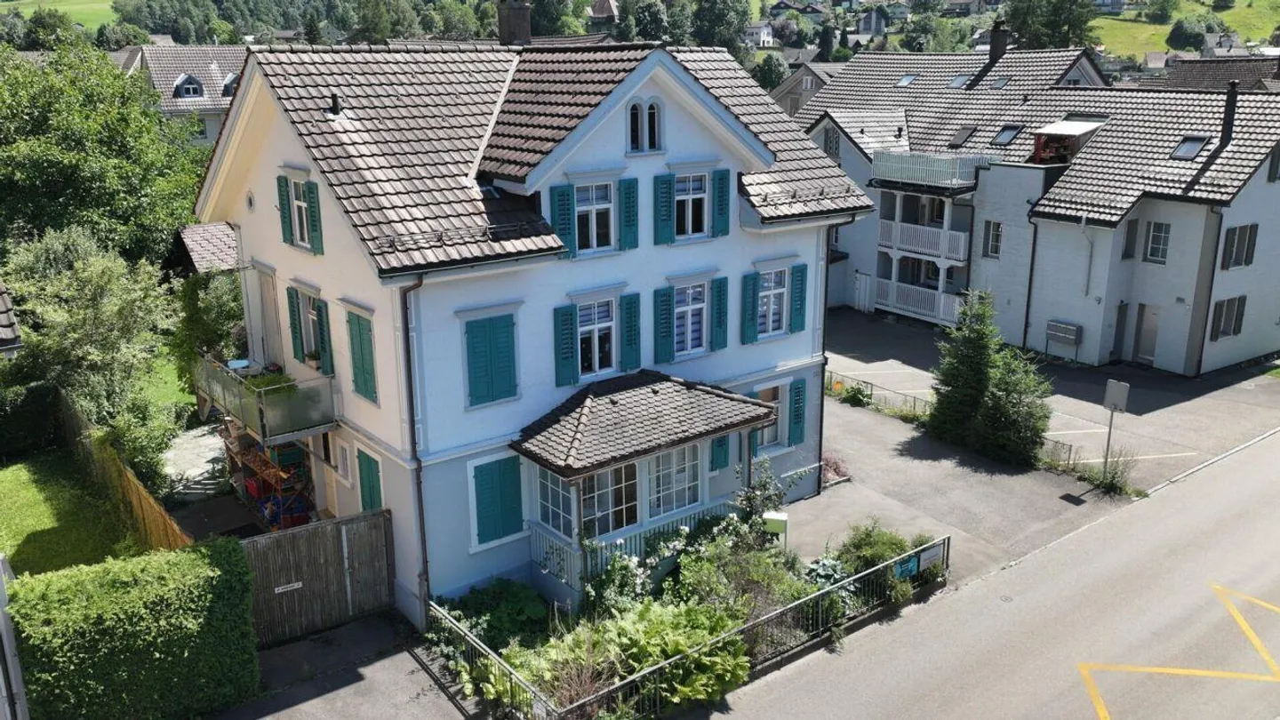 Affascinante casa unifamiliare di 6,5 stanze con giardino paradisiaco e appartamento di 2 stanze - Foto 17 di 17