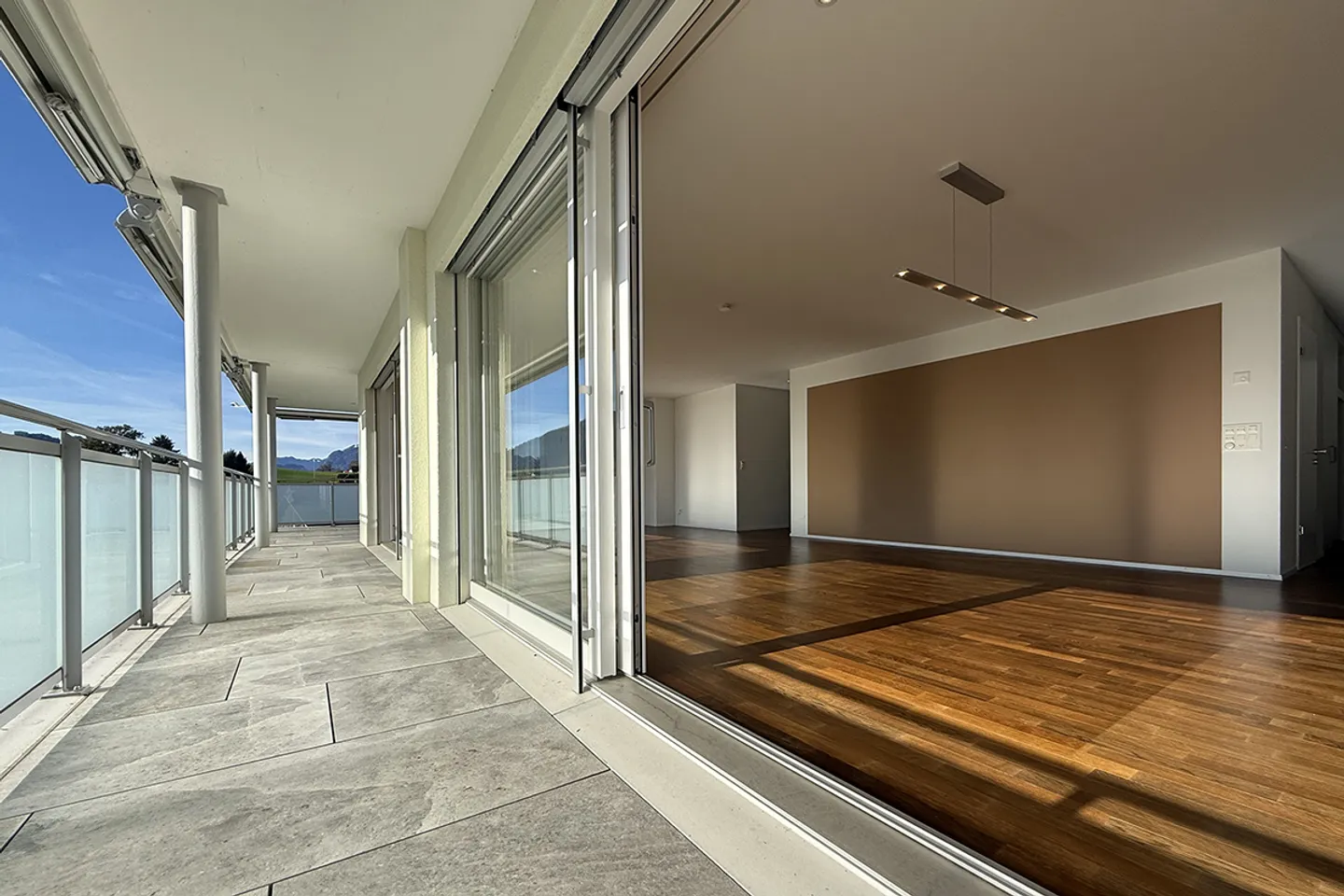 Appartement à louer - Photo 3 sur 8