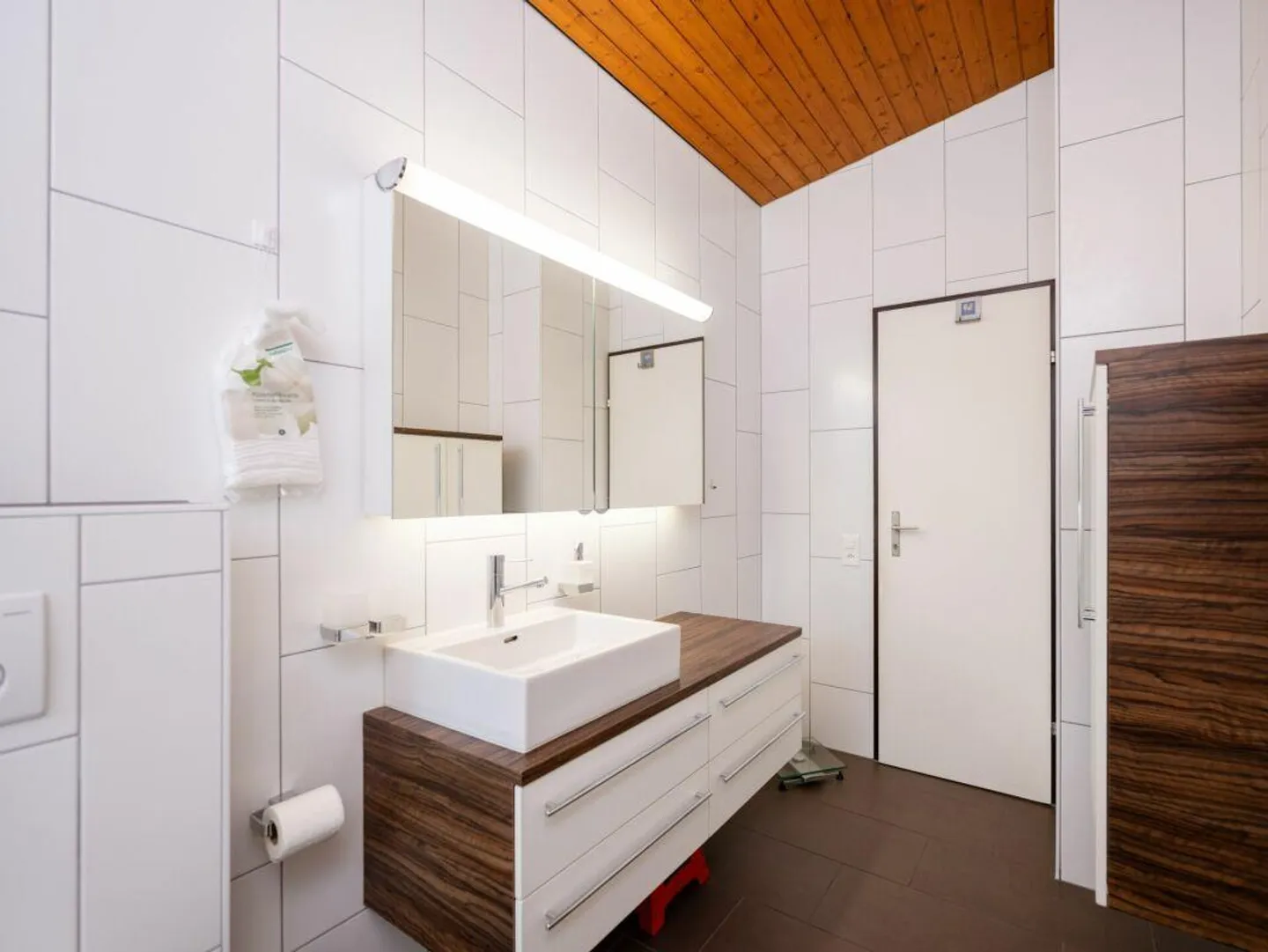 Freistehendes Einfamilienhaus mit Aussicht über Gränichen - Foto 7 von 8