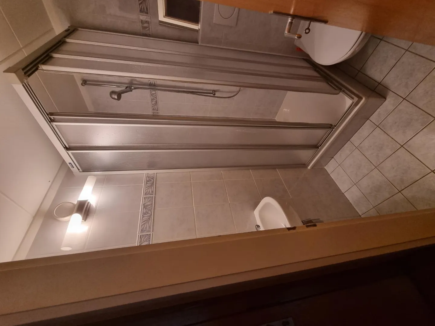 Chambre Confortable avec Douche Privée - Photo 5 sur 5