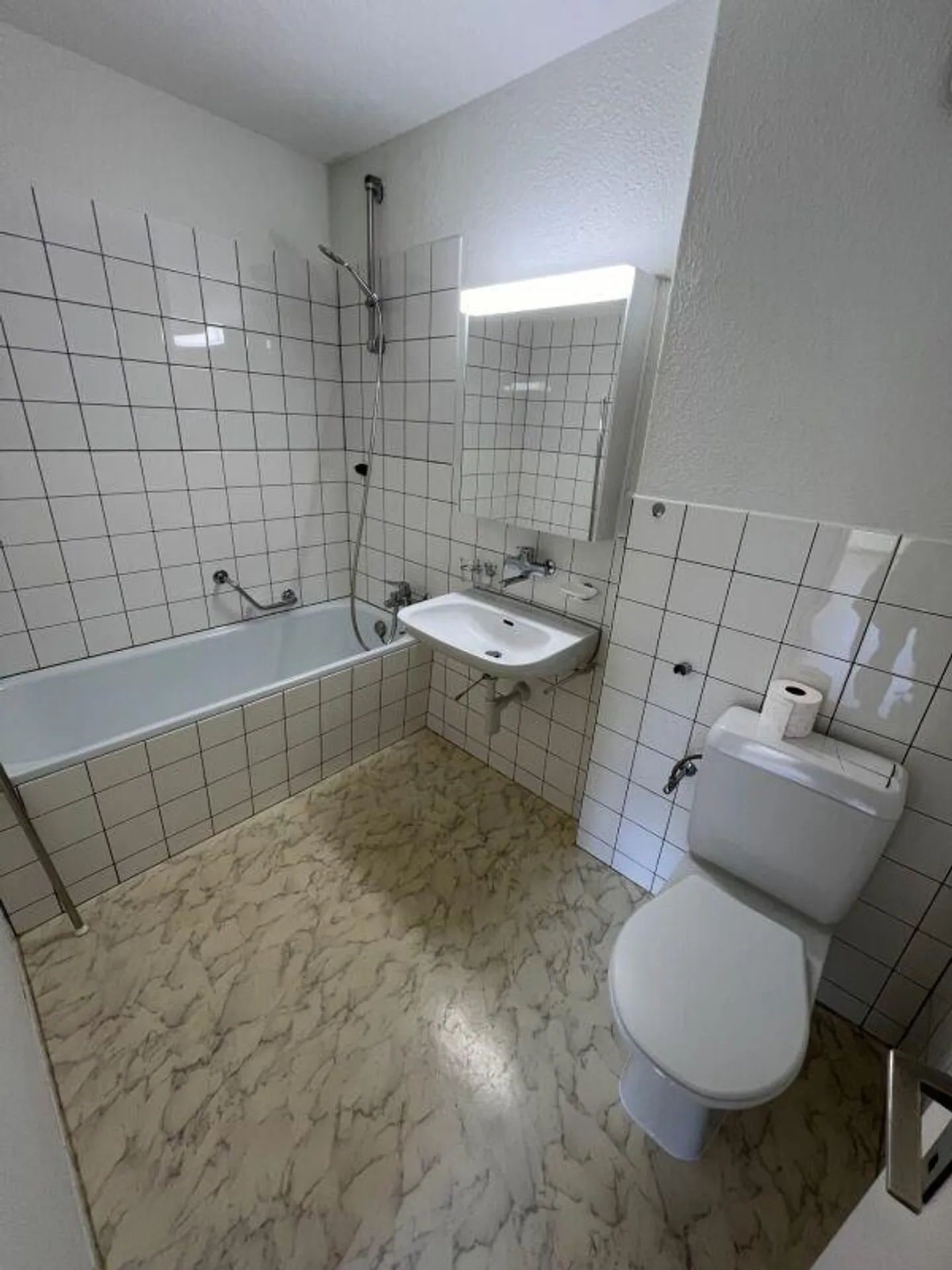 Sonnige Wohnung mit schöner Aussicht - Foto 7 von 11