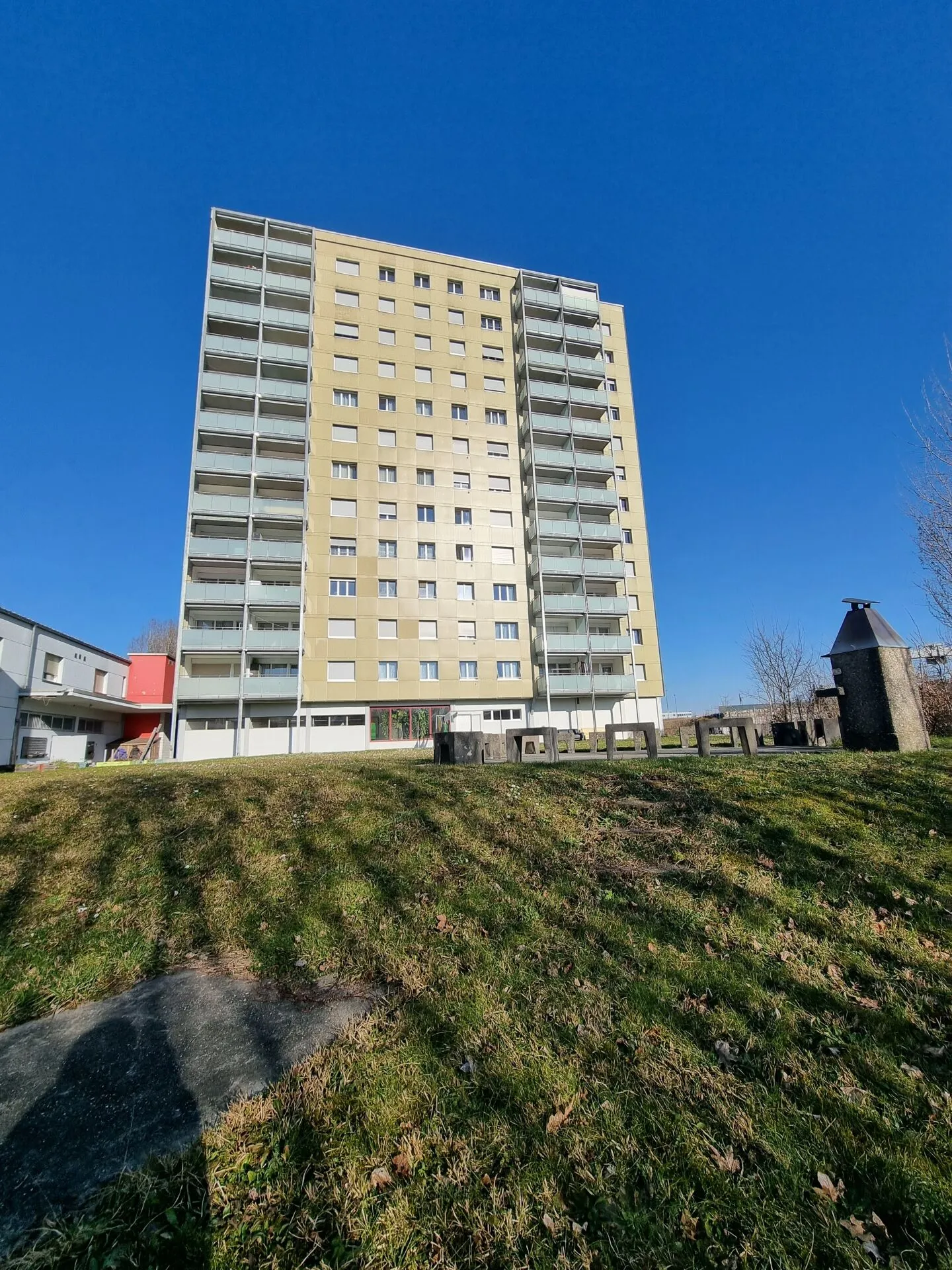 Appartamento 3.5 stanze modernizzato in affitto a Biel - Foto 6 di 6