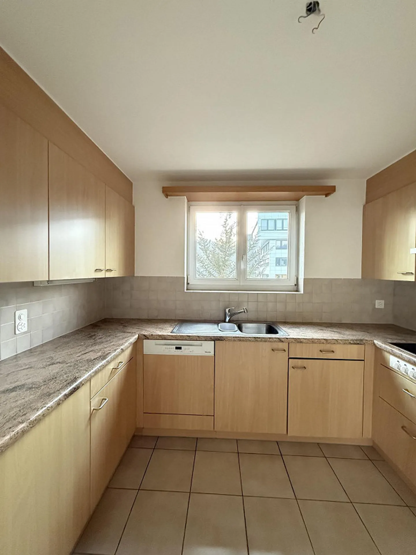 Appartamento attraente e spazioso con 3,5 stanze - Foto 11 di 12