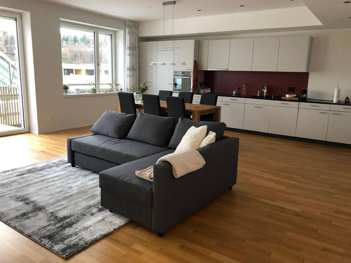 Ampio appartamento di 2,5 stanze in stile loft in affitto - Foto 3 di 4