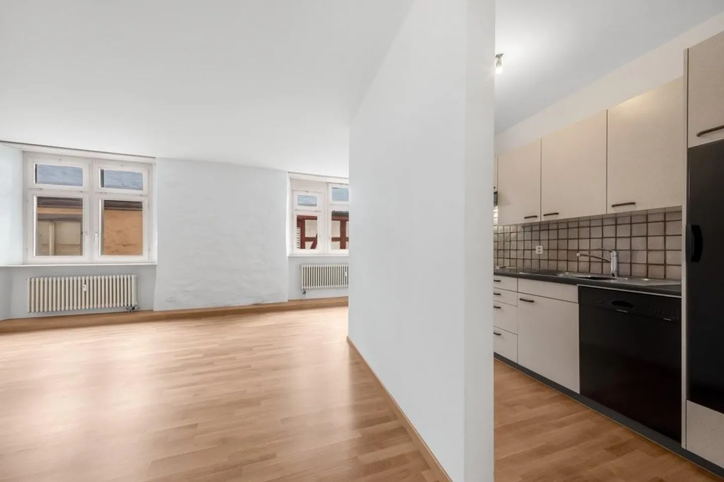 Nous vous recherchons - Photo 3 sur 8