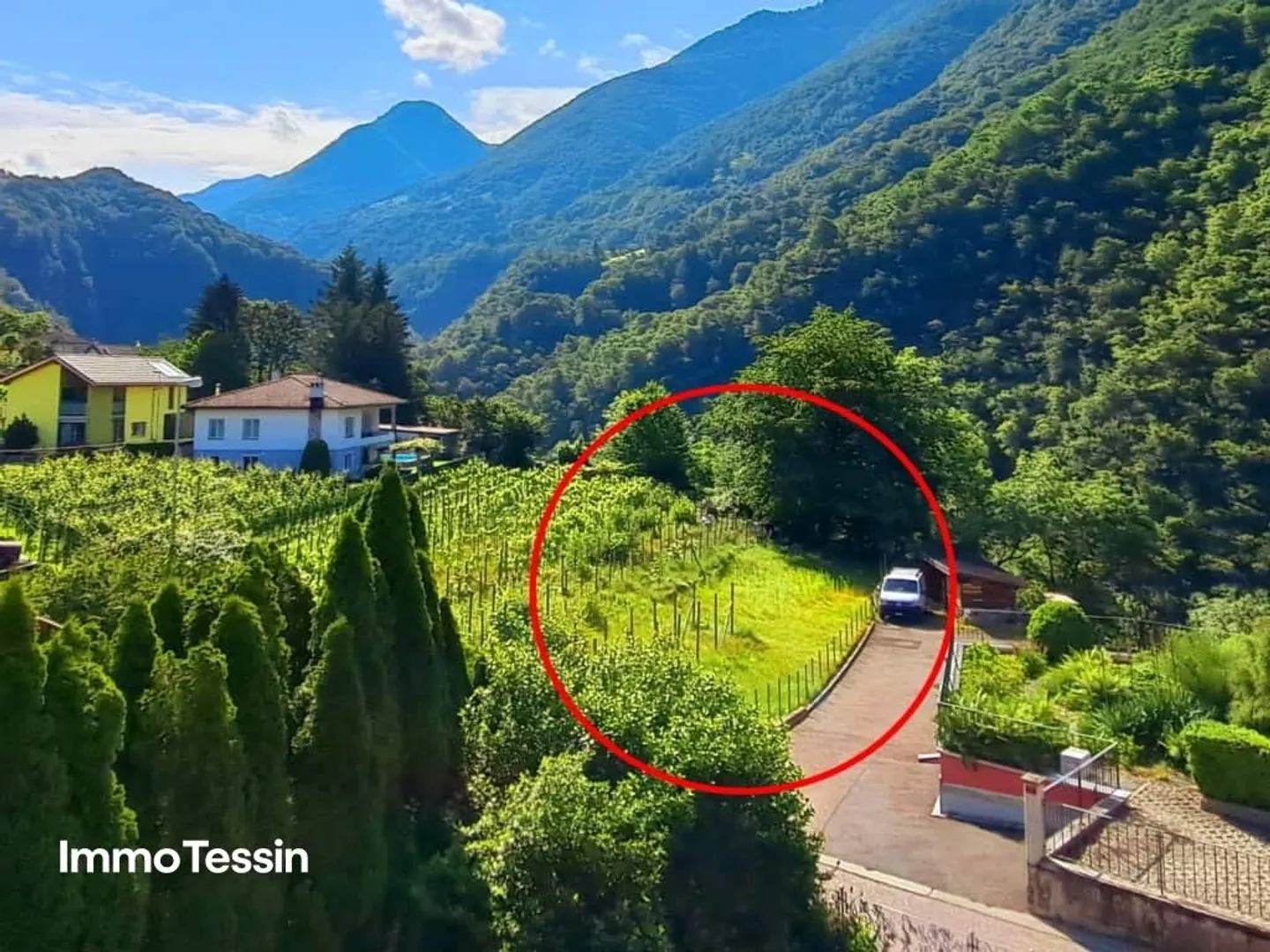 TOP PRICE: Building land in a quiet location with a beautiful view in di... - Photo 2 of 3