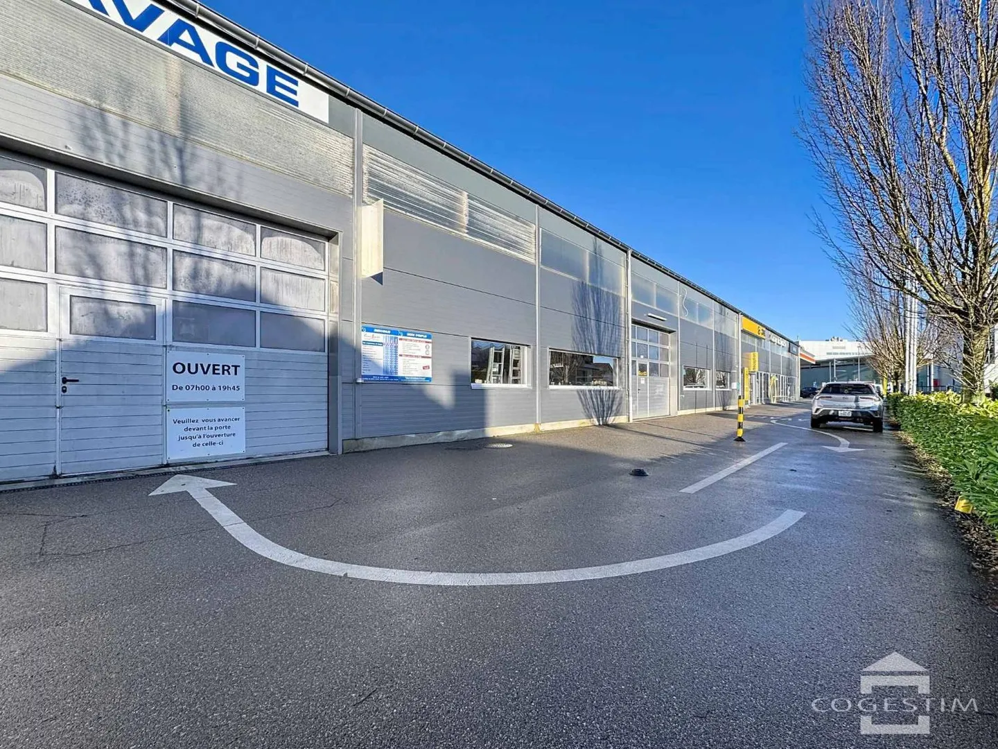 Atelier industriel avec stationnement - Photo 9 sur 13