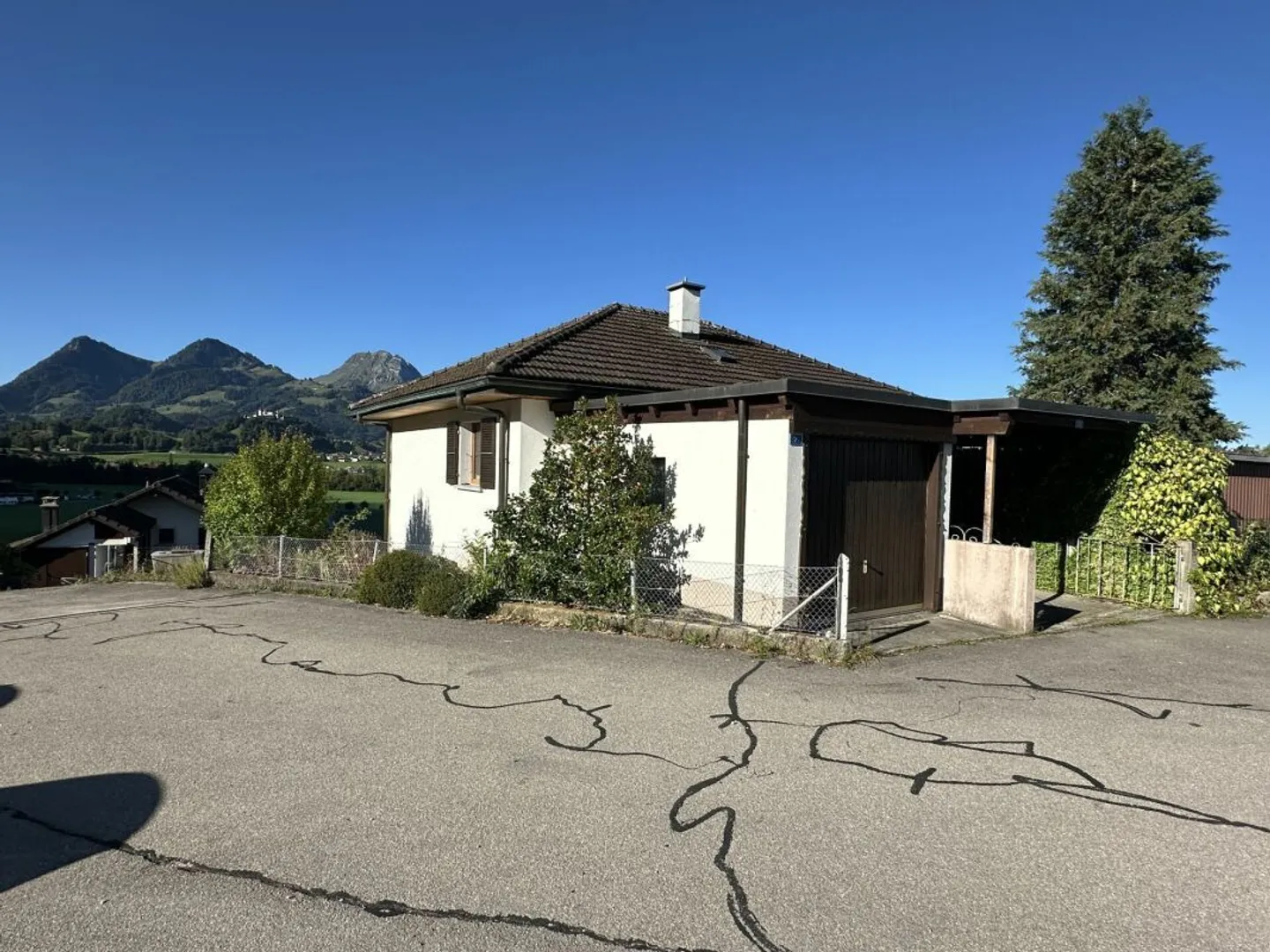 Freistehende Villa mit Panoramablick - Foto 3 von 21