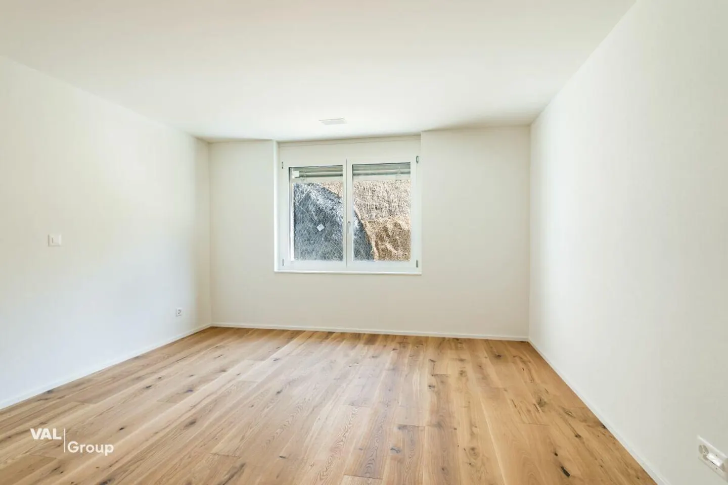 Modern 4.5-Room Apartment with Garden - Photo 5 of 19