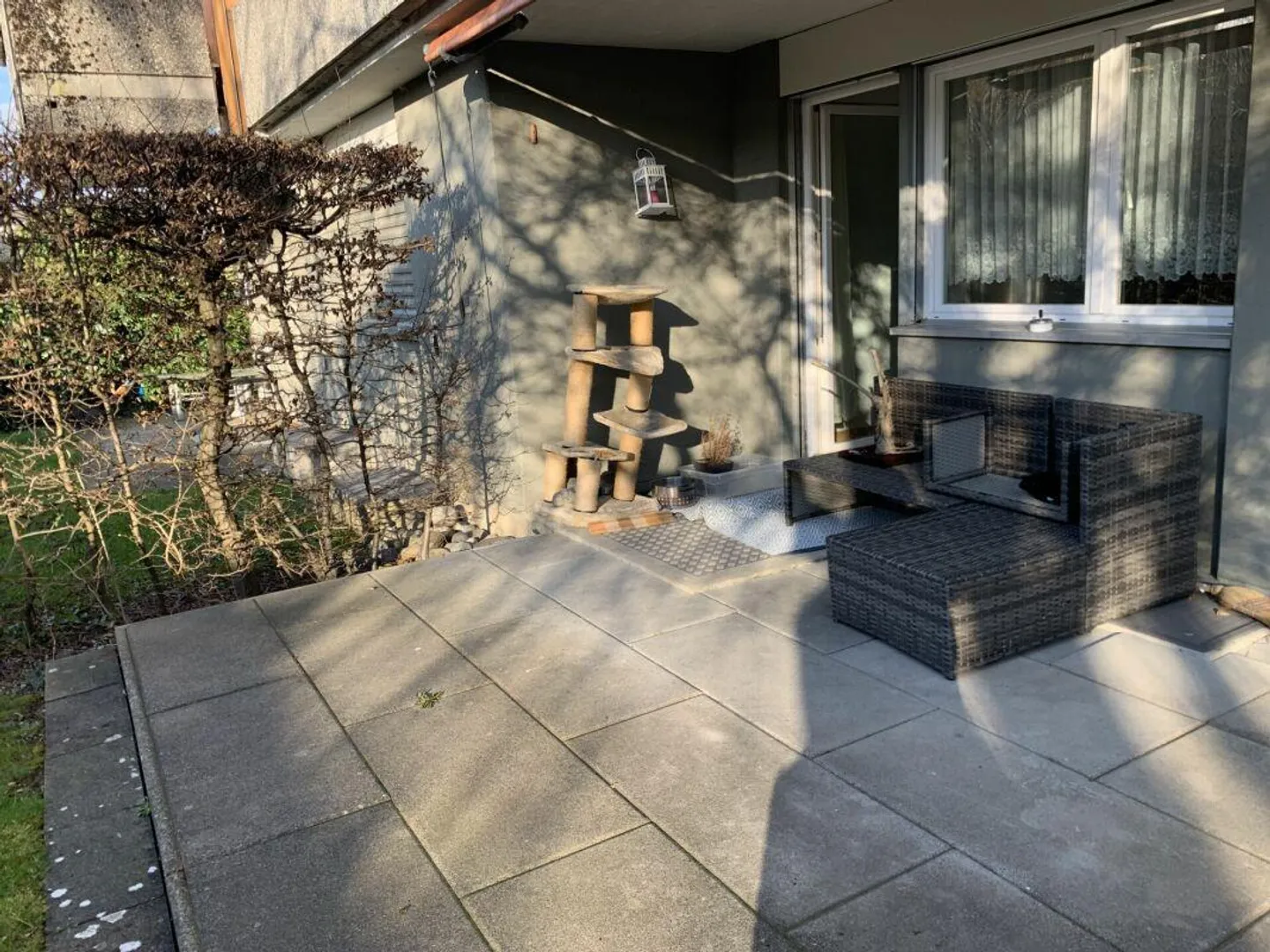 Appartement confortable de 3,5 pièces avec espace jardin à un emplacement central - Photo 4 sur 6