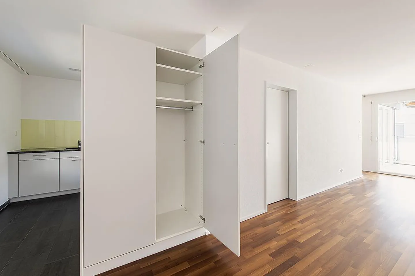 Moderne 2 1/2-Zimmerwohnung in der Nähe des Rheins - Foto 4 di 10