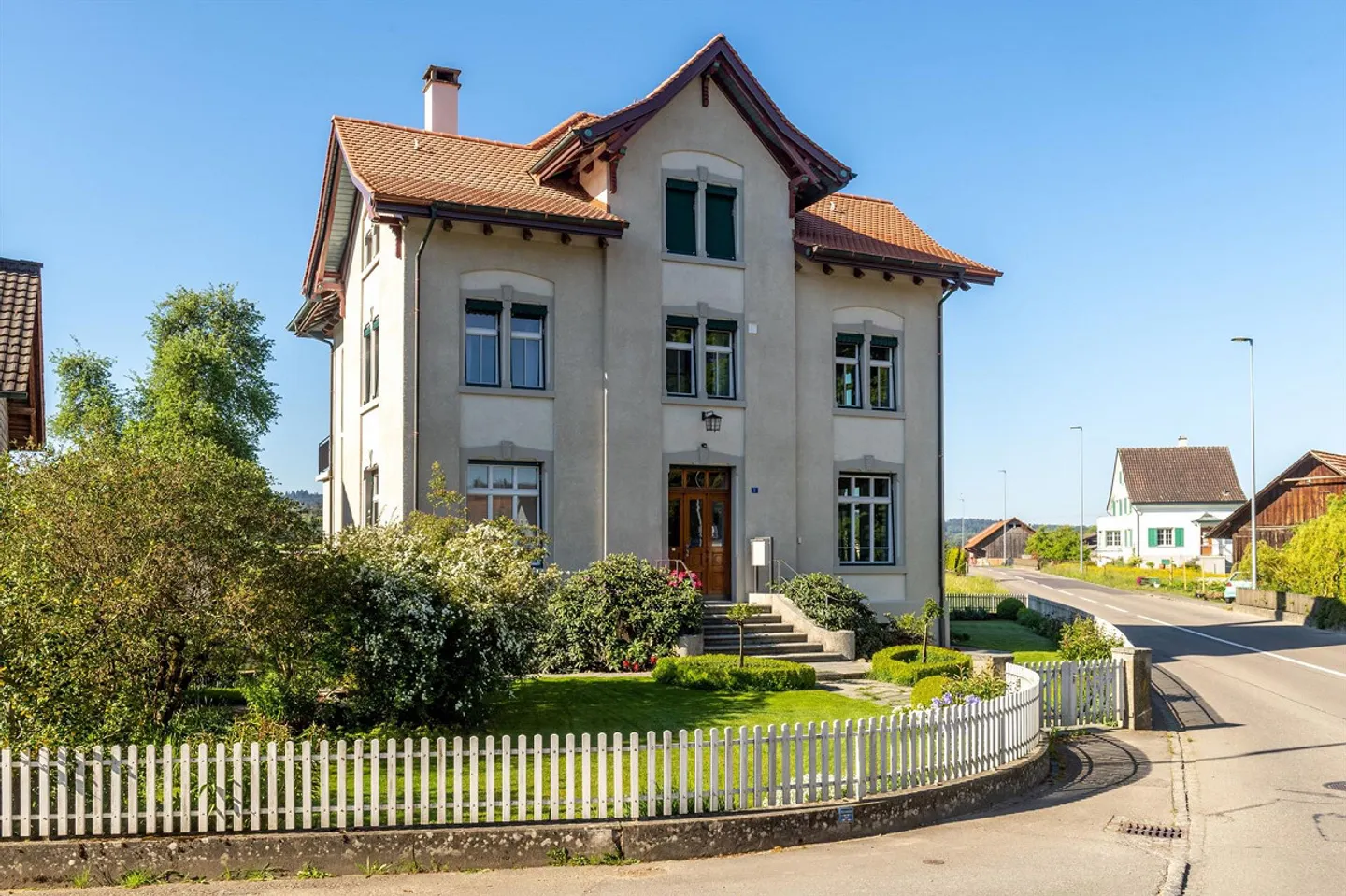 Charming 8-Room Single-Family House - Photo 1 of 18