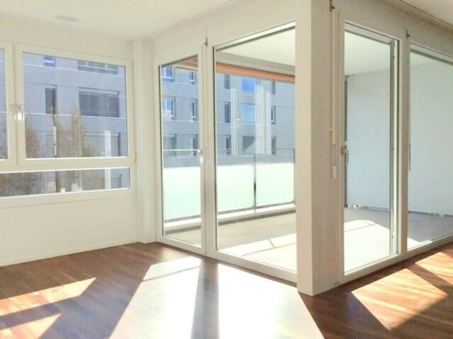 Moderne 2 1/2-Zimmerwohnung in der Nähe des Rheins - Foto 5 di 10