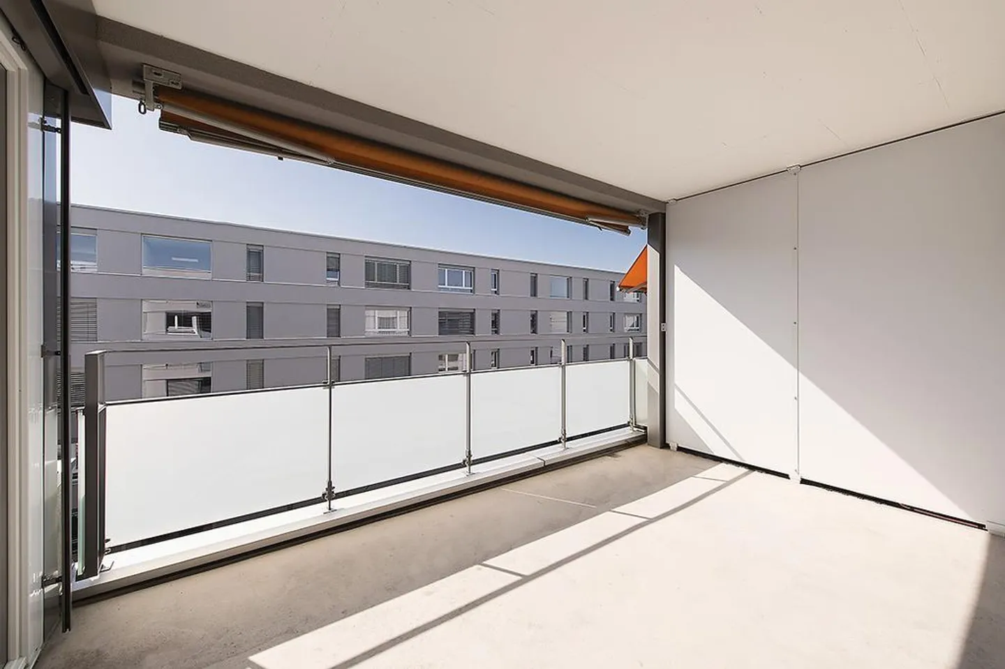 Moderne 2 1/2-Zimmerwohnung in der Nähe des Rheins - Foto 10 di 10