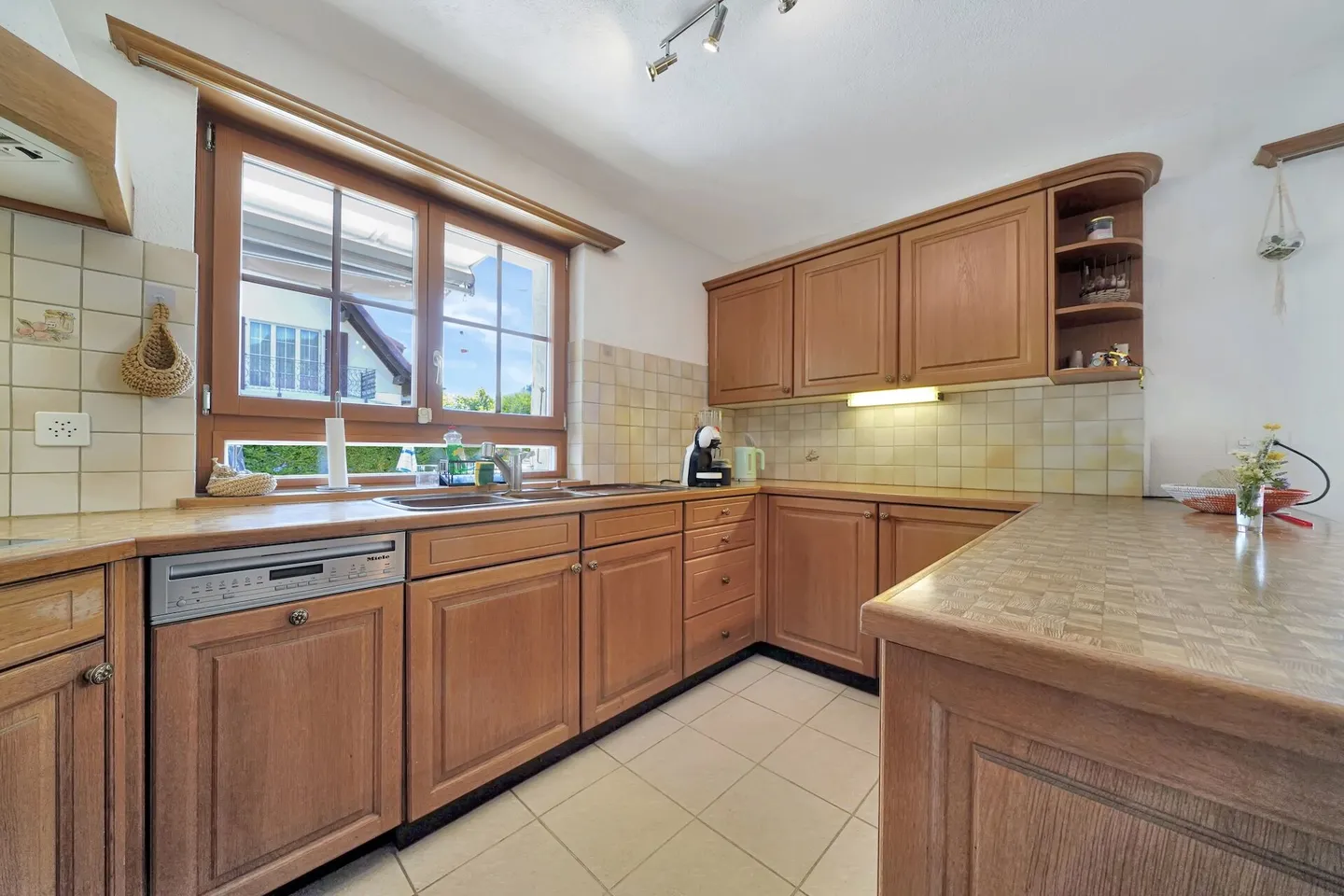 Detached single-family house with garden in a great location - Photo 6 of 20