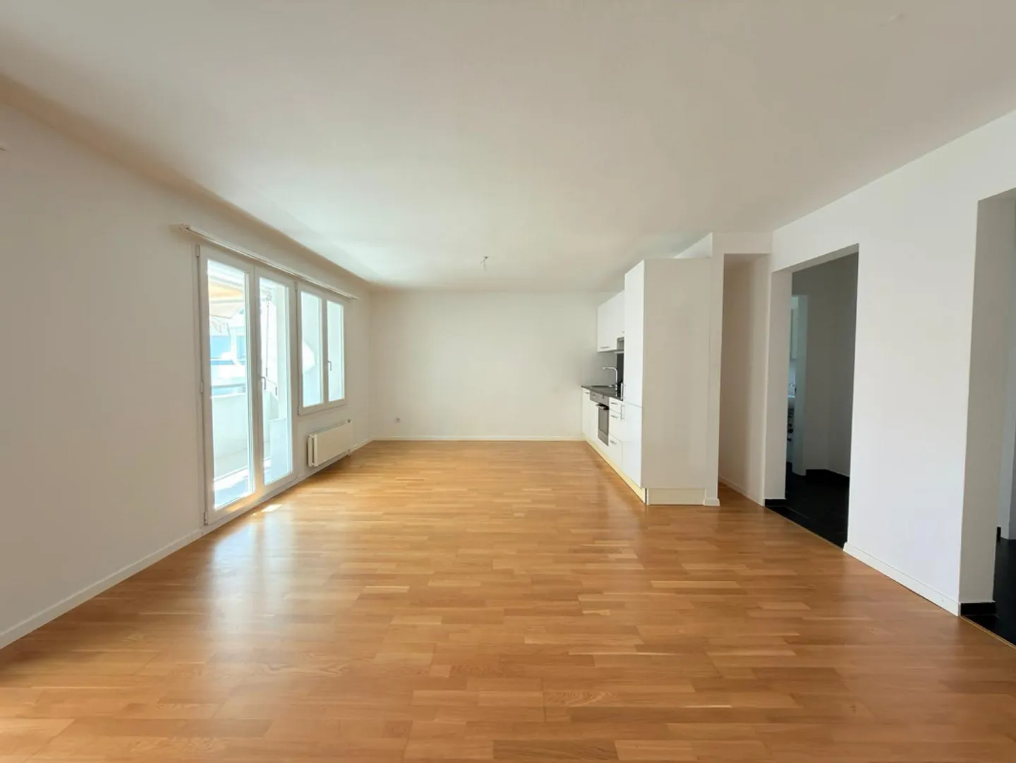 Luminoso appartamento di 3.5 stanze con balcone a Nidau - Foto 7 di 9