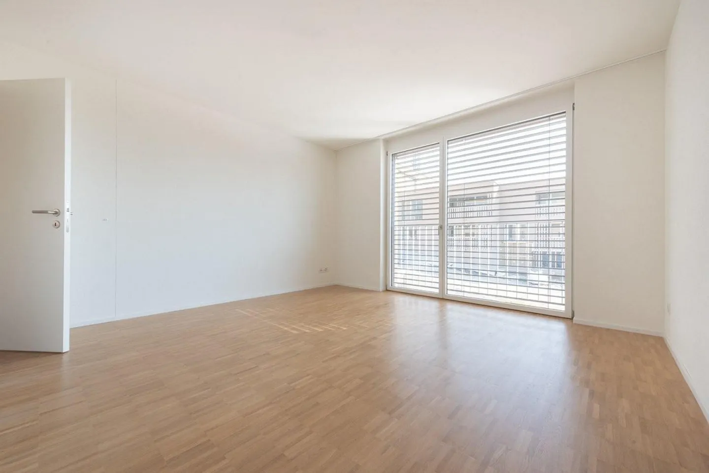 Appartement moderne au rez-de-chaussée - Photo 3 sur 6