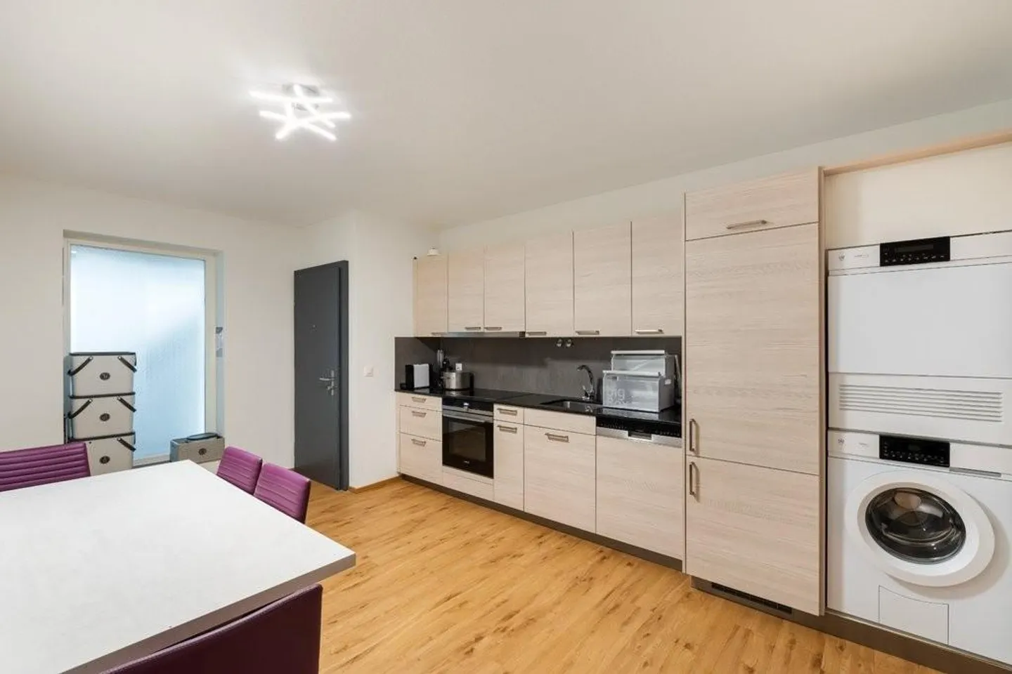 Helle Möblierte Zimmer Zu Vermieten - Foto 8 von 11