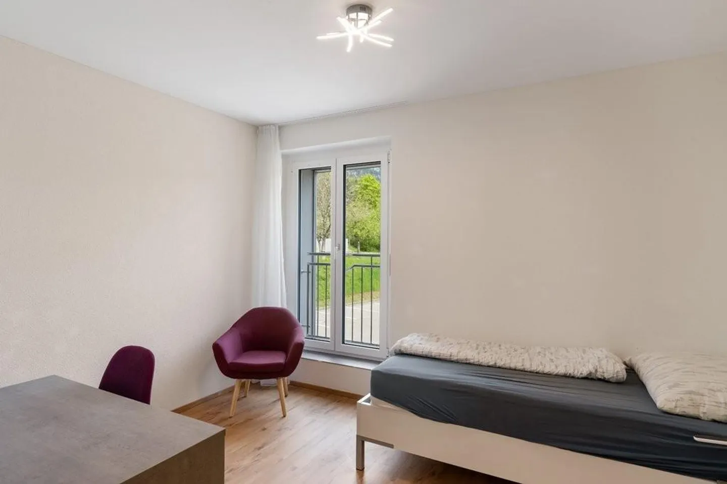 Helle Möblierte Zimmer Zu Vermieten - Foto 3 von 11