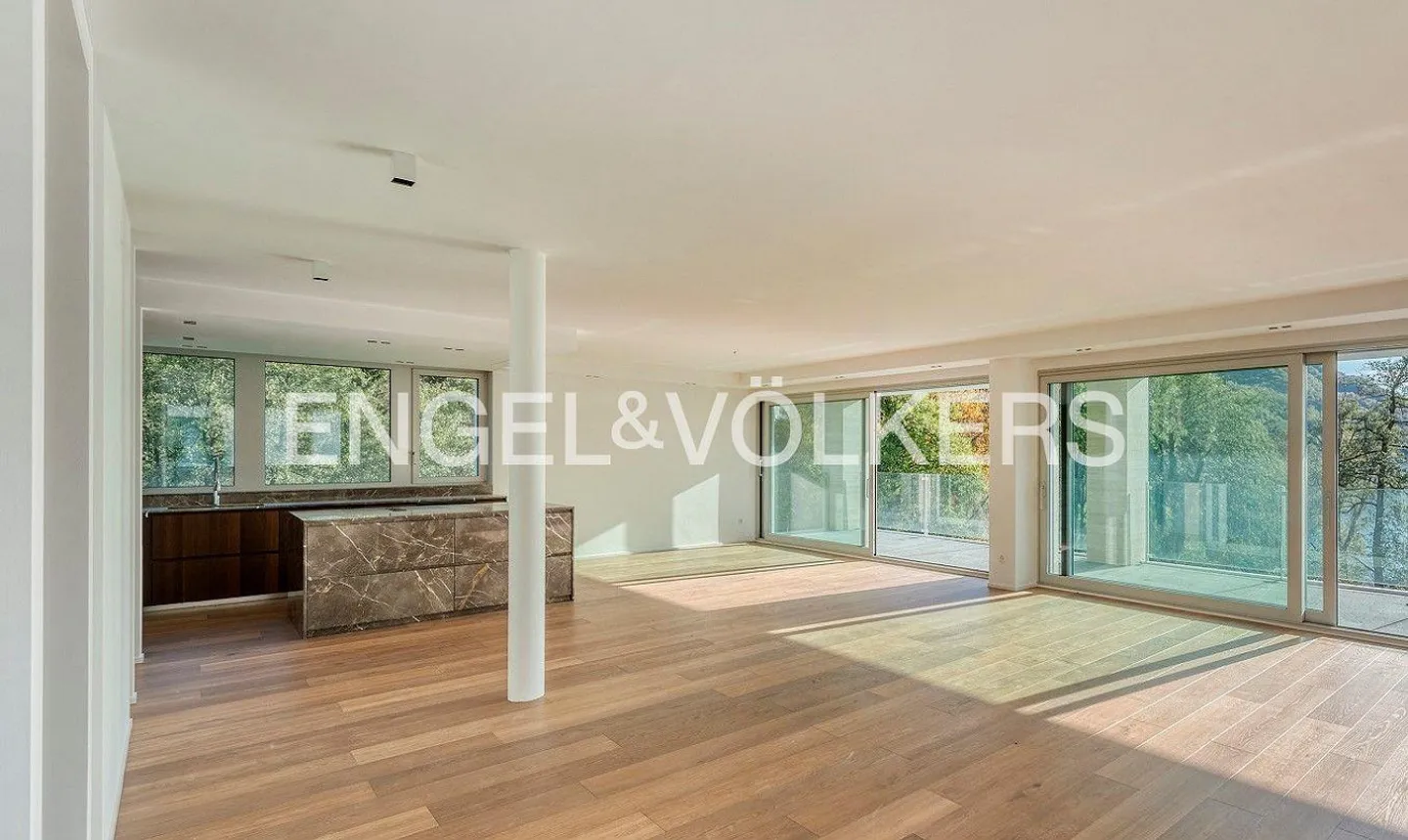 Prestigevolle Residenz direkt am See | Penthouse - Foto 3 von 13