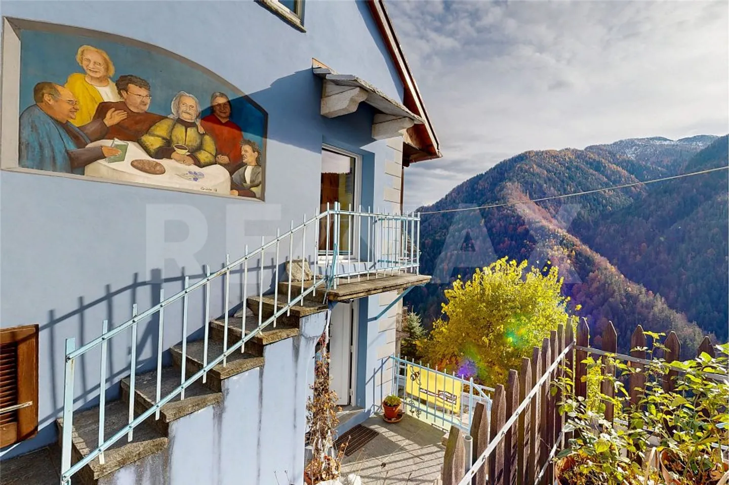 Casa con tre appartamenti - Foto 1 di 13