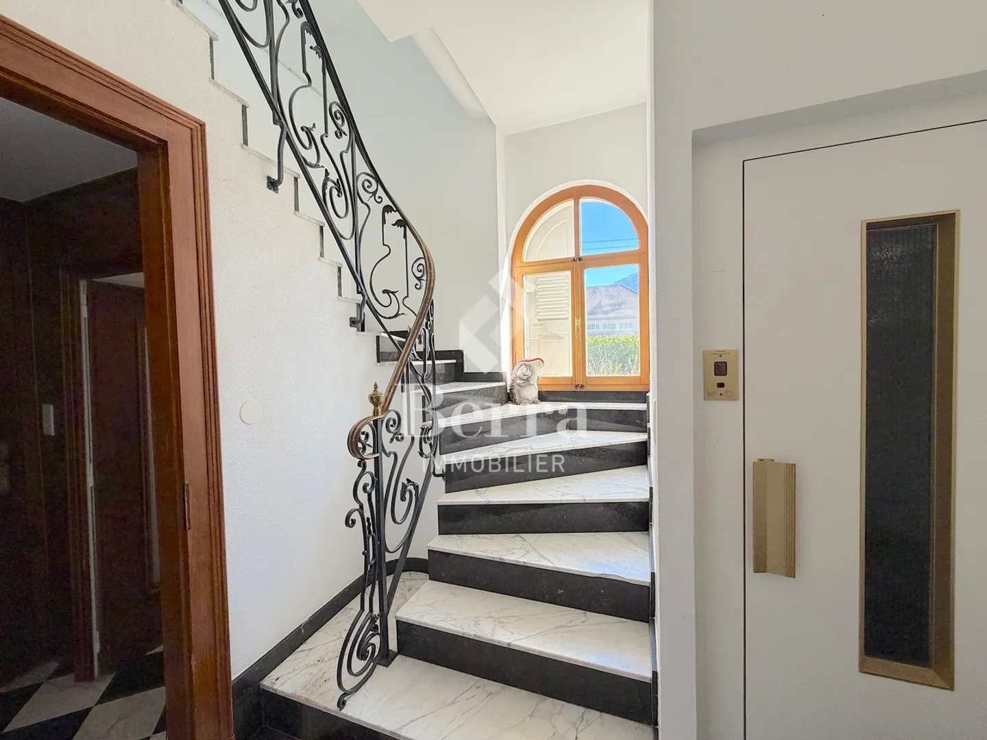 Proprietà d'investimento ristrutturata ad Aigle - Foto 4 di 16