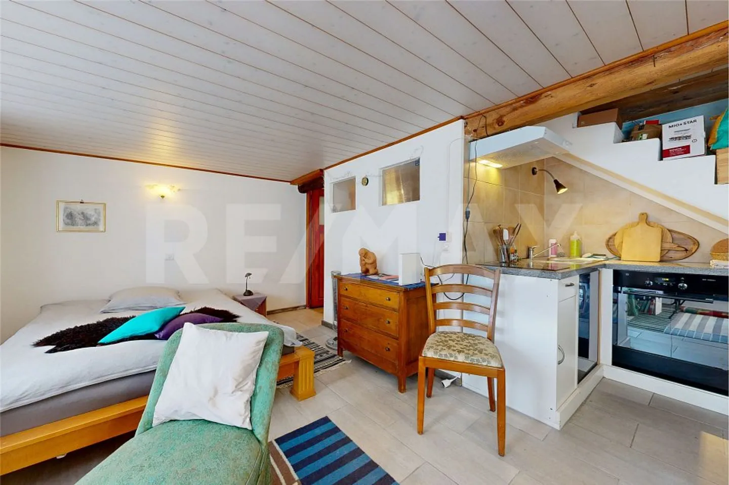 Casa con tre appartamenti - Foto 3 di 13