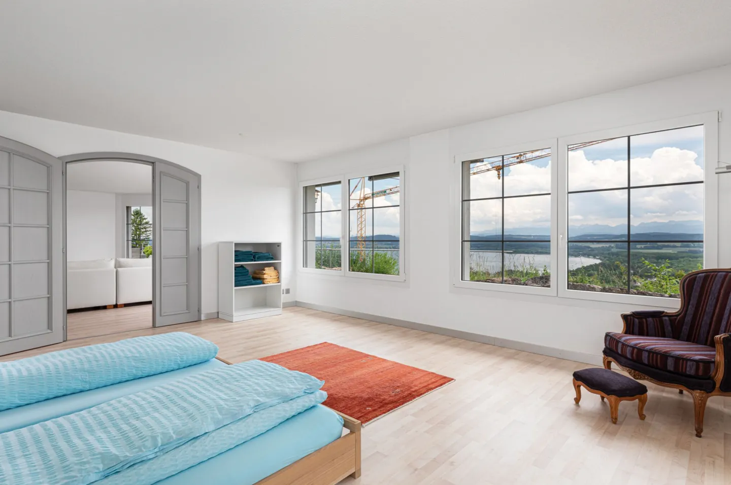 Architectural Elegance Meets Panoramic View of Lake Murten - Villa in Bellerive (Vully-les-Lacs) - Photo 28 of 35