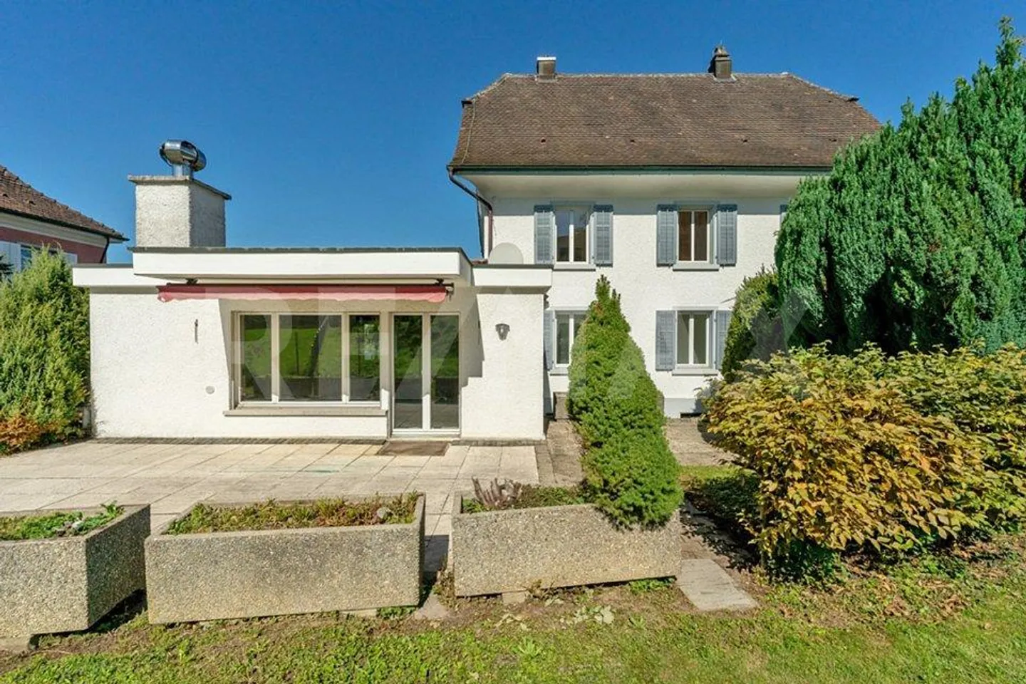 Casa bifamiliare con potenziale di sviluppo - Foto 3 di 11