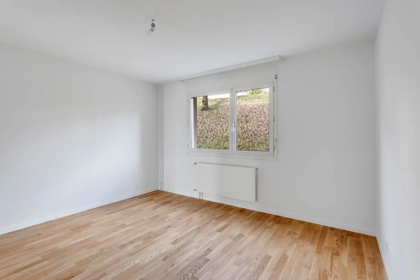 Appartamento ristrutturato con balcone - Foto 5 di 9