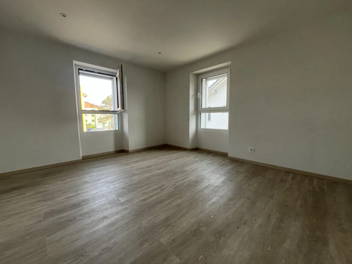 MIT PRIVATEM GARTEN, IN EINEM HAUS - Foto 5 von 13