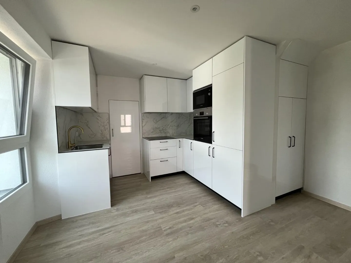 MIT PRIVATEM GARTEN, IN EINEM HAUS - Foto 7 von 13